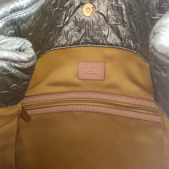 Louis Vuitton Limelight Silver Clutch - Picture 10 of 16